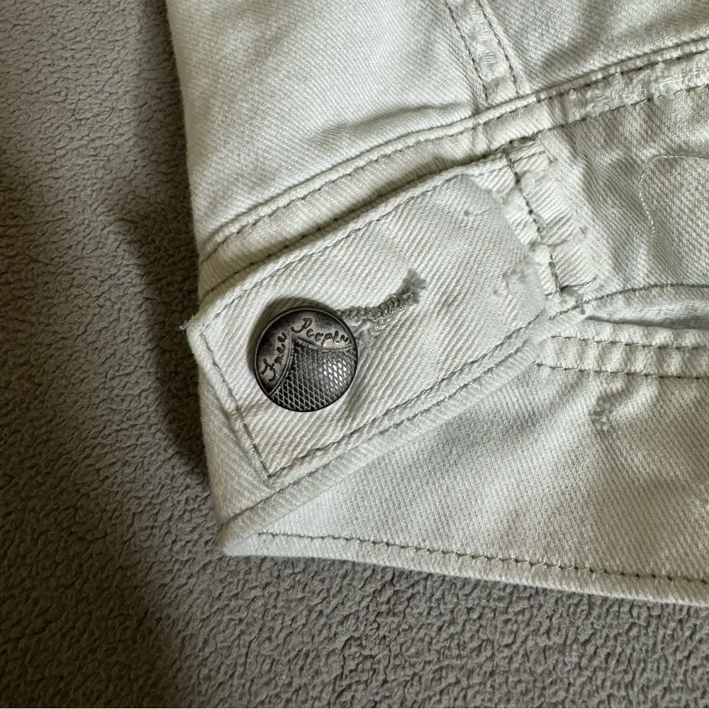 Free People White and Grey Jean Jacket Distressed Denim Detachable Hood Size XS - Picture 13 of 15